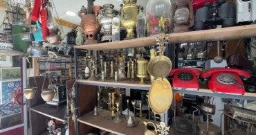 Kayseri’de hobi olarak biriktirdiği eşyaları nostalji dükkanına dönüştürdü