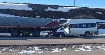 Kayseri'de Okul Servisi Tırla Çarpıştı: 1 Ölü, 6 Yaralı