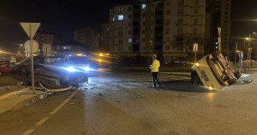 Kayseri'de Otomobil Çarpışması: 2 Yaralı