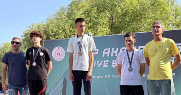 Kayserili Arda Uzağ, yüksek atlamada Türkiye şampiyonu oldu
