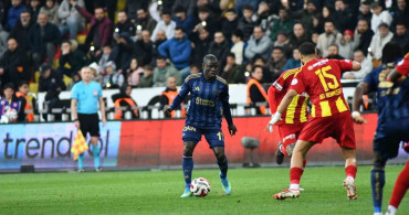Kayserispor 0 - Fenerbahçe 1: İlk Yarı Özeti
