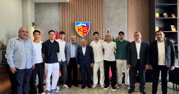 Kayserispor altyapıdan 6 oyuncu ile profesyonel sözleşme imzaladı