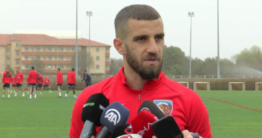 Kayserispor forması giyen Ramazan Civelek, Göztepe karşısında galip gelerek Türkiye Kupası yarı final maçına odaklanmak istediklerini söyledi