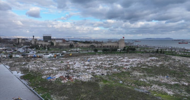 Kazlıçeşme Meydanı'nda Moloz Kirliliği Sorunu