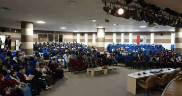 Kbü’de Filistinli öğrenciler mezuniyet sevinci yaşadı
