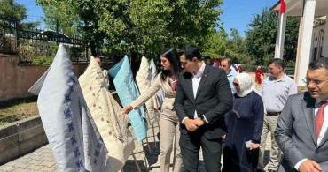 Kemah'da hayat boyu öğrenme şenliği sergisi açıldı
