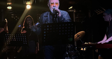 Kemal Başar Kadıköy Sahne'de Müzik Dinletisi Gerçekleştirdi