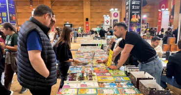 Kepez Kitap Fuarı 2023: Yoğun İlgiyle Devam Ediyor