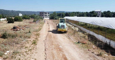 Kepez’de Demirel Mahallesi’nde 5 bin 170 metrelik sathi asfalt çalışması