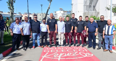 Kepez’in pehlivanları dualarla tarihi kırkpınar’a uğurlandı