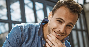 Kerem Bürsin'in Kız Kardeşi Melis Sosyal Medyada Gündem Oldu