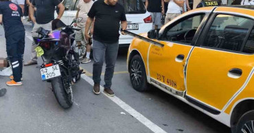 Keşan'da otomobil ile çarpışan motosikletin sürücüsü yaralandı