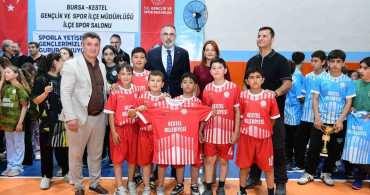 Kestel belediyesi’nden genç sporculara çifte destek