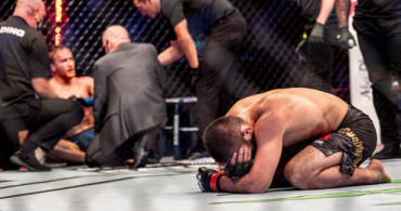 Khabib Dövüşü Bıraktı!