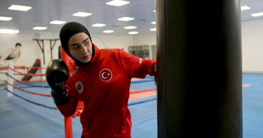 Kick Boks Şampiyonu Özlem Korkmaz, Brezilya'daki Hedefini Belirledi