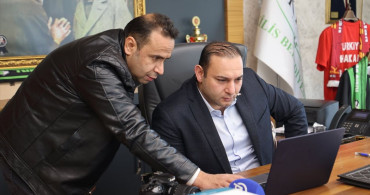 Kilis Belediye Başkanı Bilecen Anadolu Ajansı'nın Oylamasına Katıldı