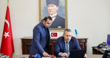 Kilis Valisi Tahir Şahin, Anadolu Ajansı'nın Yılın Kareleri Oylamasına Katıldı