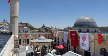 Kilis'te depremde hasar gören Ulu Cami ve Şurahbil Bin Hasene Cami yeniden ibadete açıldı