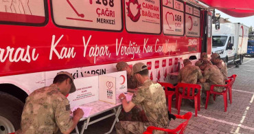 Kilis'te Jandarma Personelinden Kızılay'a Kan Bağışı