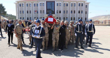Kilis’te kalp krizi sonucu hayatını kaybeden uzman çavuş için tören düzenlendi
