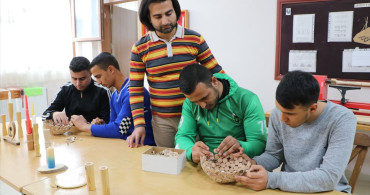 Kilis'te Özel Gereksinimli Bireyler Geri Dönüşümle Üretiyor