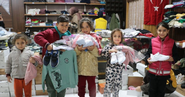 Kilis'teki İhtiyaç Sahibi Çocuklar Bayramlıklarını Seçti
