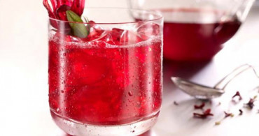 Kilo Vermeye Yardımcı Oluyor! Mucize Besin Hibisküsün Faydaları