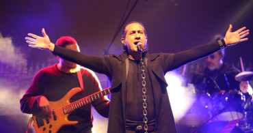 Kıraç, Kars'ta Yaşayan Miras Festivali'nde Konser Verdi