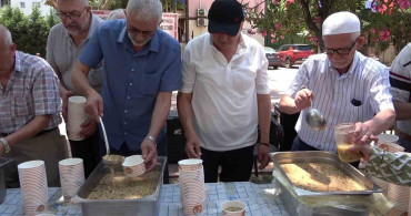 Kiremitçi Sinanbey cami'de bin 500 kişilik aşure ikramı