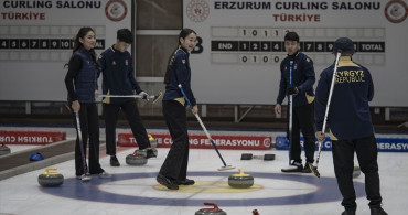 Kırgızistan Curling Takımı Erzurum'da Antrenman Yapıyor