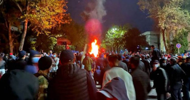 Kırgızistan Karıştı! Göstericiler Parlamentoyu İşgal Etti