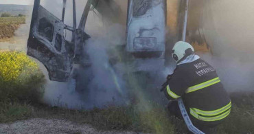 Kırıkhan'da Seyir Halindeki Kamyonda Yangın Çıktı