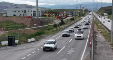 Kırıkkale'de Bayram Trafiği Yoğunluğu Sürüyor