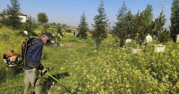 Kırıkkale'de Mezarlık Bakım Çalışmaları Devam Ediyor