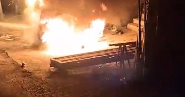 Kırıkkale'de Park Halindeki Otomobil Alev Alev Yandı