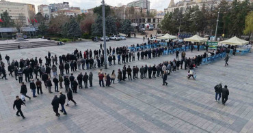 Kırıkkale'de Ücretsiz Fidan Dağıtımı Yoğun İlgi Gördü