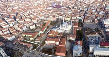 Kırıkkale'de Vatandaşlar Tedbirlere Uymayınca Coronavirüs Vaka Sayısı Arttı