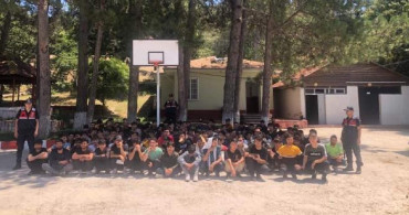 Kırklareli'de göçmenlere fırsat verilmiyor: Yasa dışı yollarla Türkiye'ye giriş yapan 157 göçmen yakalandı, organizatör olduğu düşünülen 5 kişi tutuklandı!