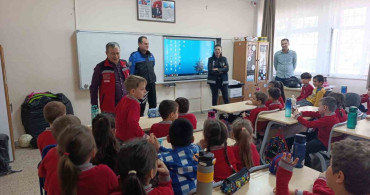 Kırklareli'de Güvenli İnternet Eğitimi