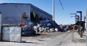 Kırklareli'nde Geri Dönüşüm Tesisinde Yangın Kontrol Altına Alındı