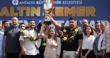 Kırkpınar başpehlivanı Erkan Taş’a Antalya’da coşkulu karşılama