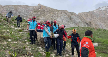 Kırsalda düşerek bacağını kıran şahıs 5 saatlik çaba ile kurtarıldı