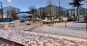 Kırşehir'de Kar Yağışı Hayatı Olumsuz Etkiliyor