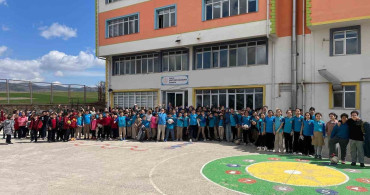 Kırşehir'de Öğrenciler Gazze İçin Bağışta Bulundu