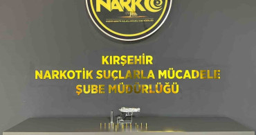 Kırşehir'de ruhsatsız tabanca, şarjör ve fişek ele geçirildi