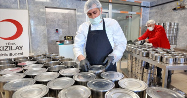 Kızılay Ekipleri Bitlis'te 165 Haneye İftarlık Ulaştırıyor