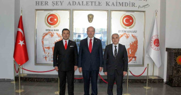 KKTC 5. Cumhurbaşkanı Tatar, Anamur Adalet Sarayı'nı ziyaret etti