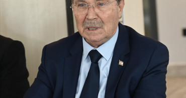 KKTC Başbakanı Ünal Üstel, Türkiye'den Gazetecilerle Bir Araya Geldi