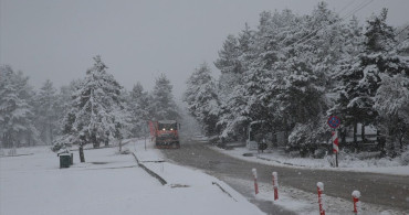 Kocaeli, Karabük ve Bolu'da Kar Yağışı Etkili Oluyor