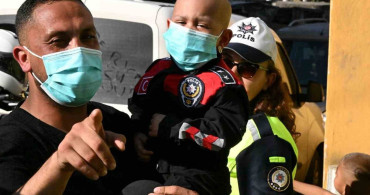 Kocaeli Polisi, Lösemi Hastası Minik Halime'yi Sevindirdi